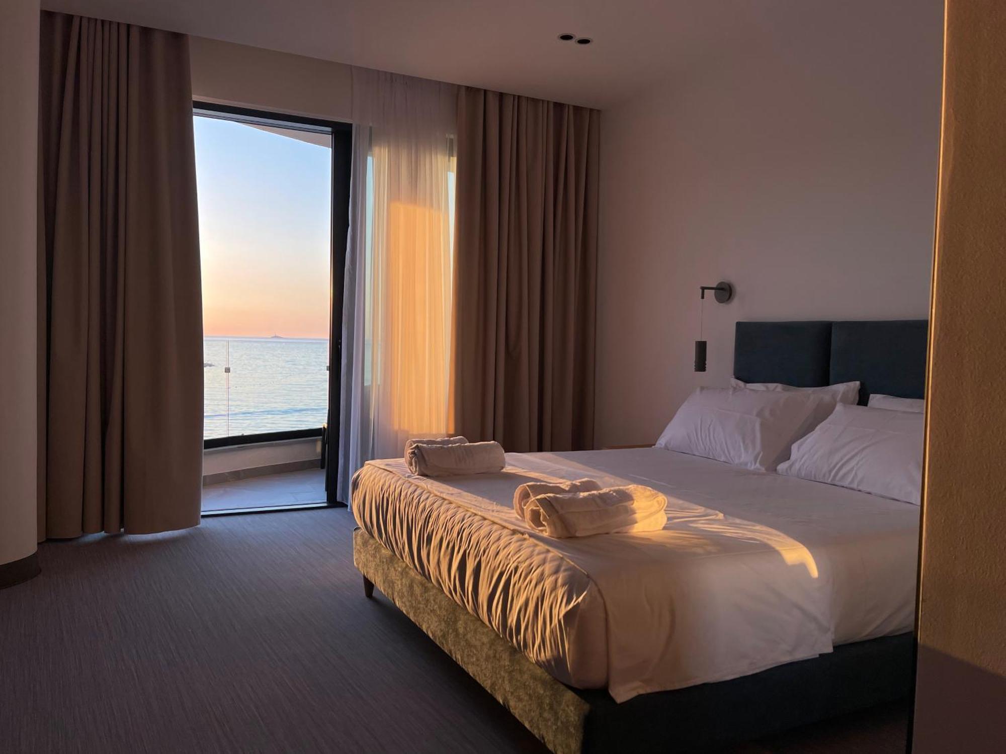 Manta Hotel Ksamil Bagian luar foto