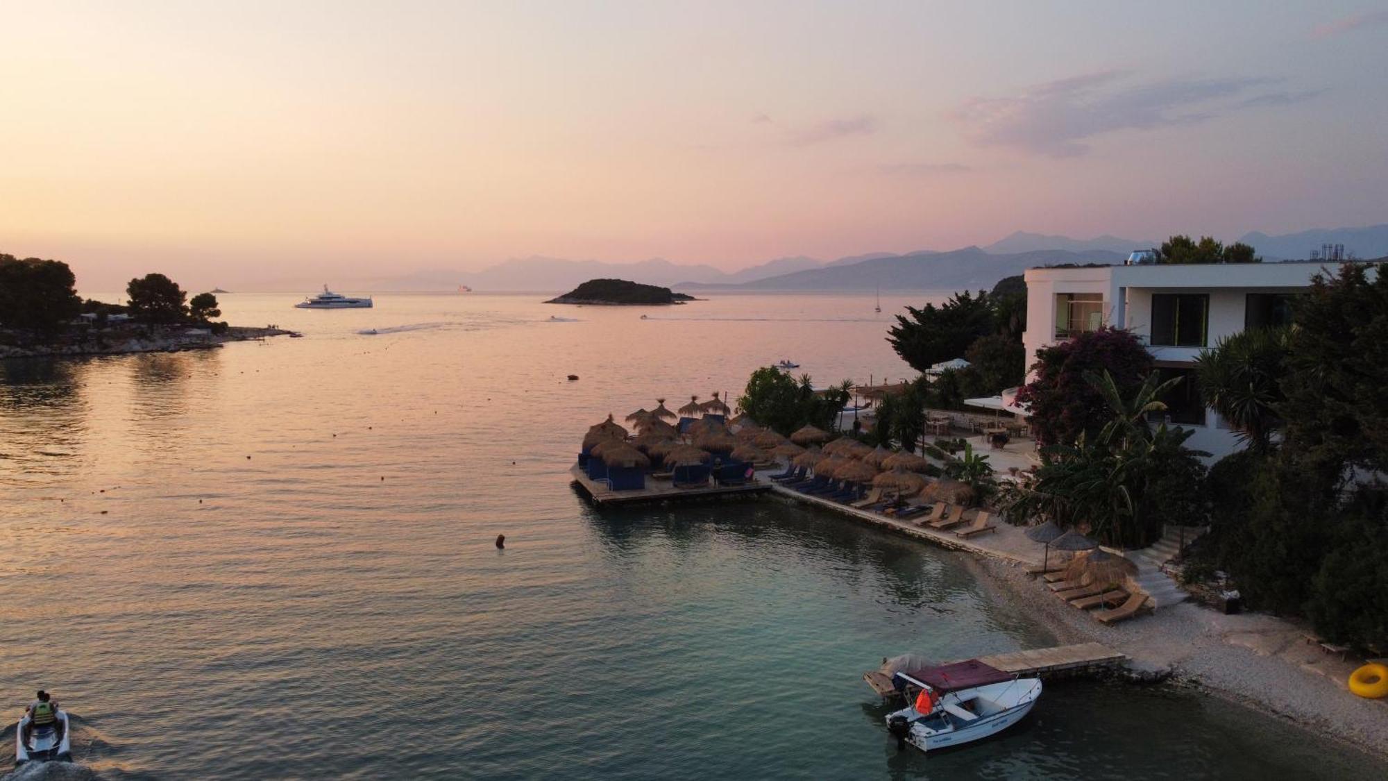 Manta Hotel Ksamil Bagian luar foto