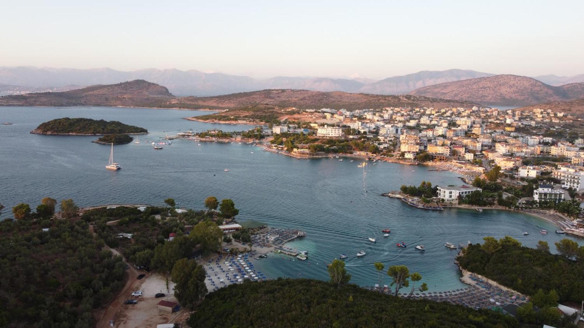 Manta Hotel Ksamil Bagian luar foto